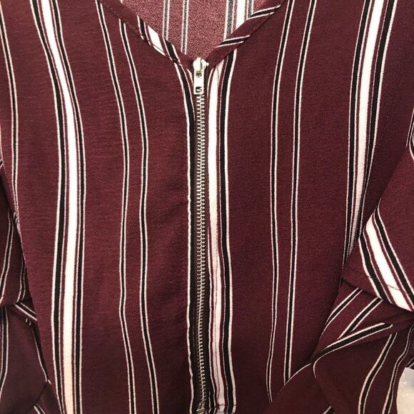 Charlotte Russe burgundy striped crop top blouse back zipper ruffled sleeve L - Picture 4 of 14